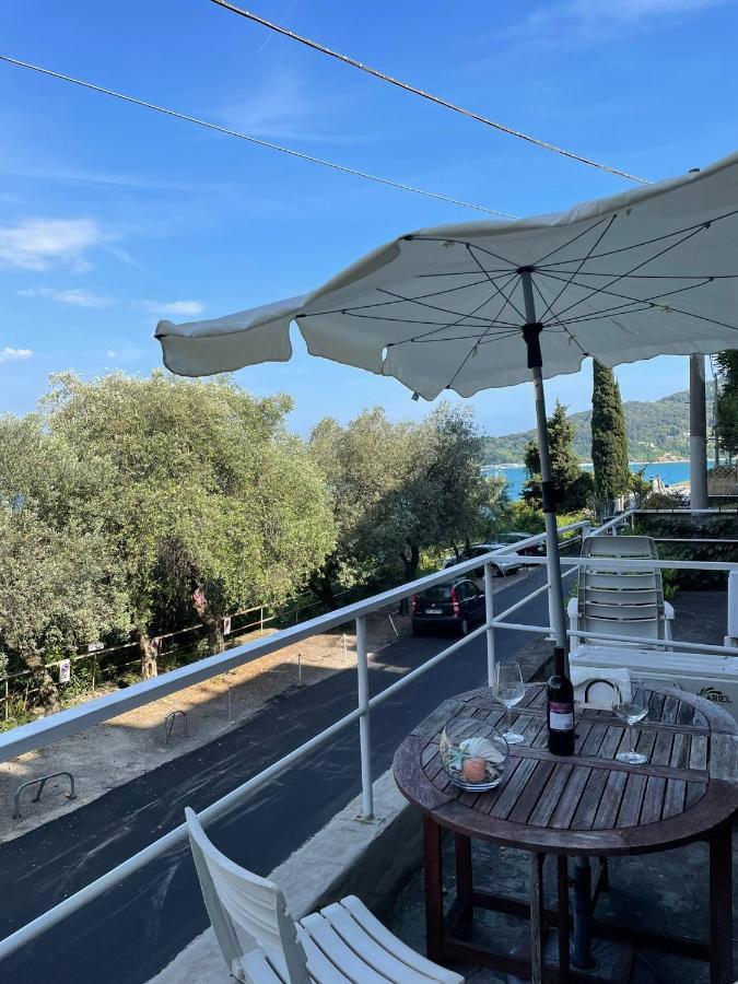 Monolocale Baia Dei Delfini Appartement Porto Venere Buitenkant foto